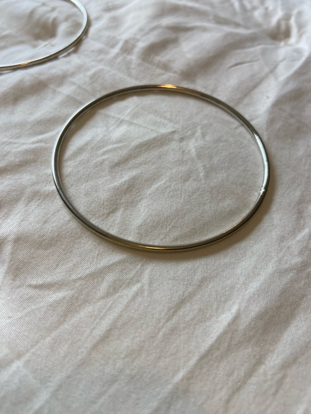 Two silver bangles bracelets - Picture 3 of 4